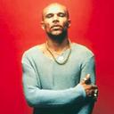 Goldie, artiste discret ou exubérant?